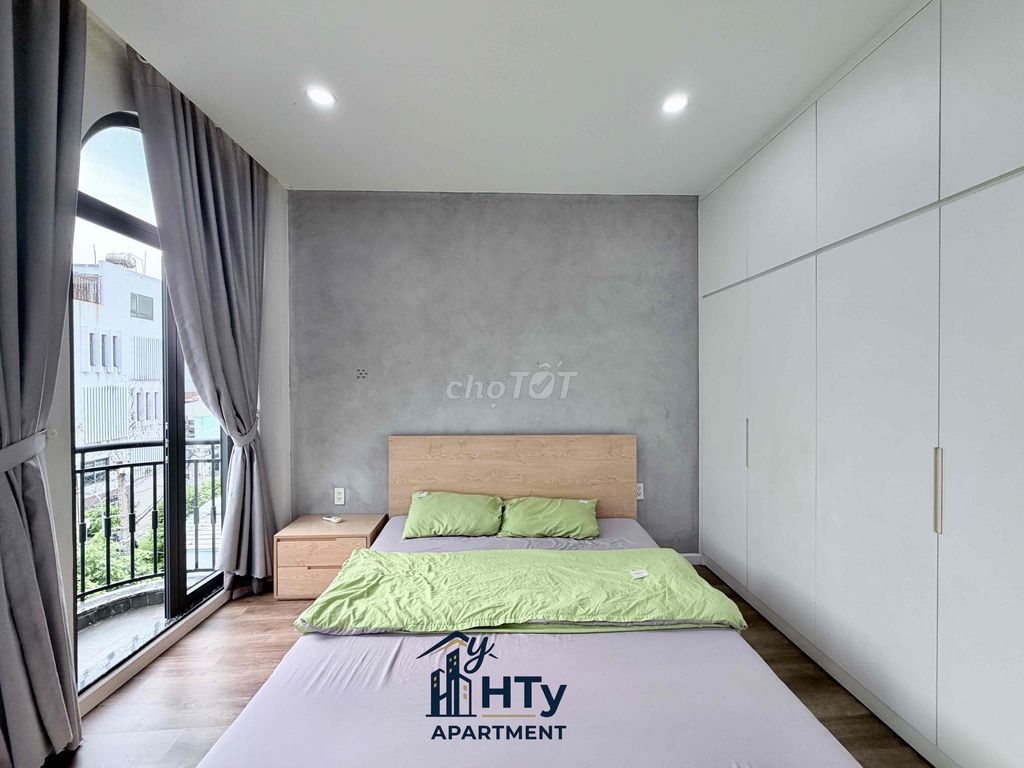 The 1st Bedroom has a high-level balcony, Helha Oto Security.