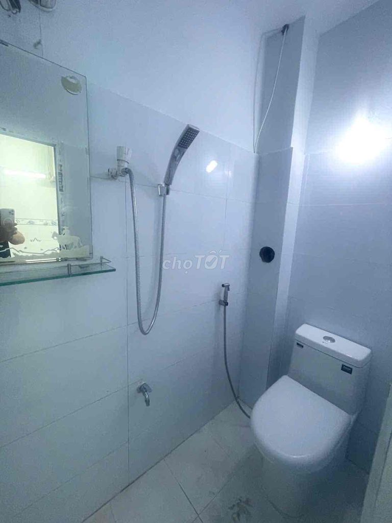 The floor of 3.5,10 M has two bedrooms. A Nguyễn Tư Giản alley bathroom at 8.5 million.