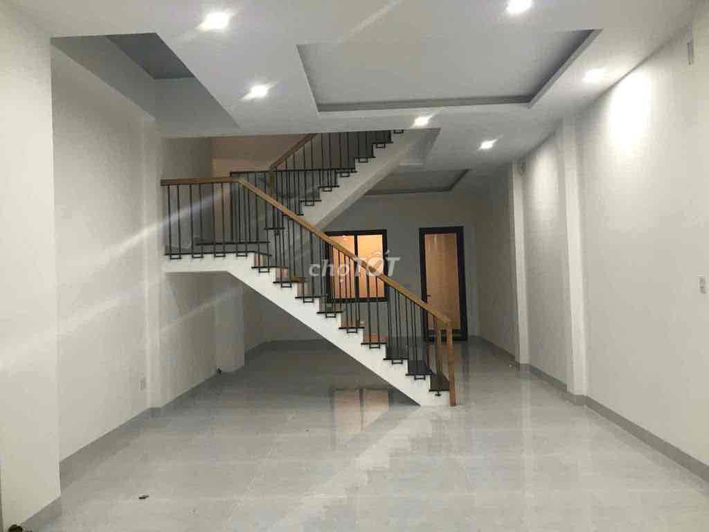 Rent a three-story apartment near Phước Long B College.