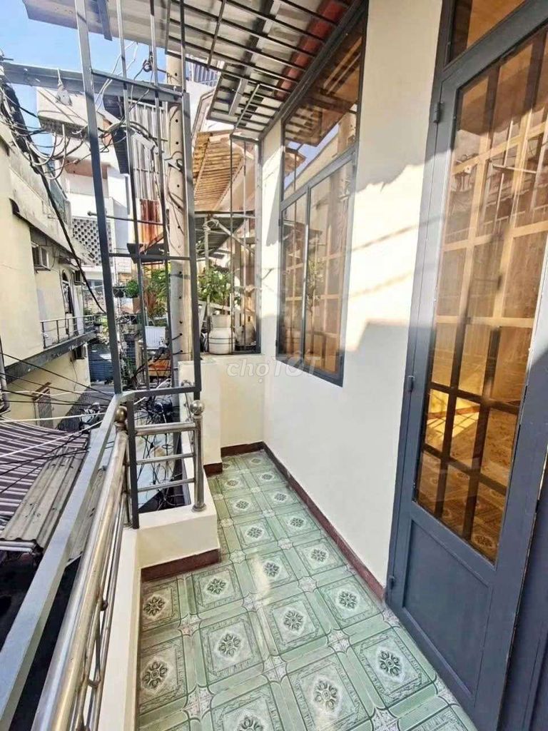 Rent 4 X 11 M floor 2 bedroom 2 vc near school heavy