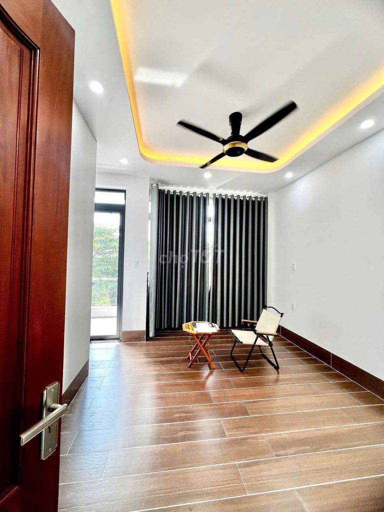 Rent a new house that has a missile range of 5*20 meters.