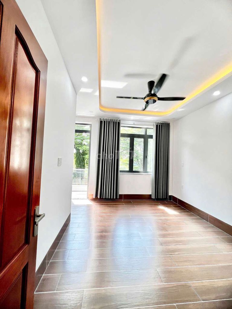 Rent a new house that has a missile range of 5*20 meters.