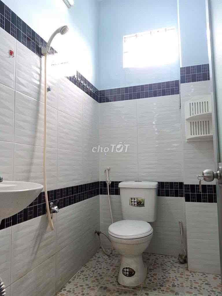 Rent the original house. Two bedrooms. Three toilets.
