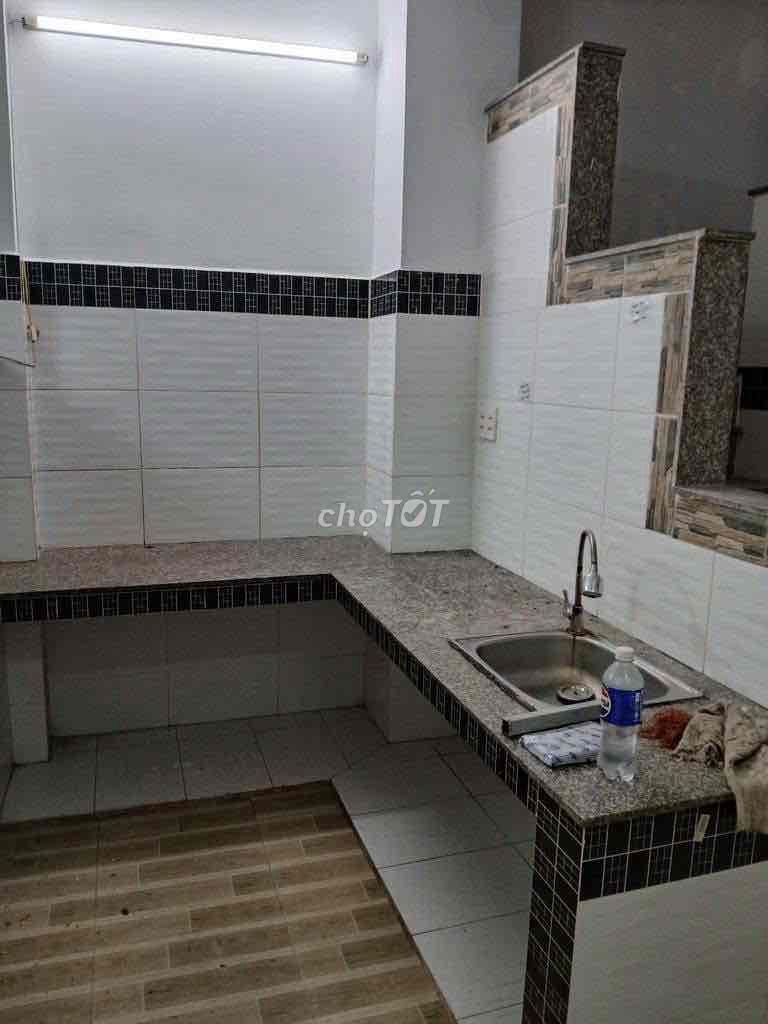Rent the original house. Two bedrooms. Three toilets.