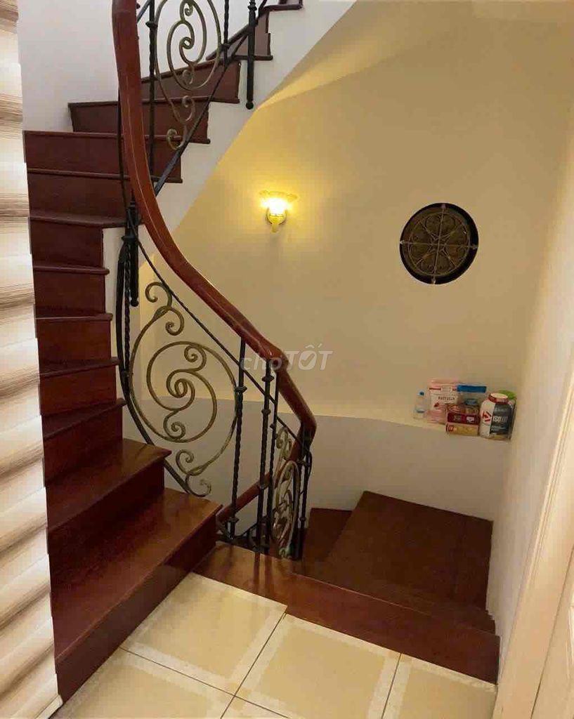 Rent a mini villa across 8 M, 124 meters-size floor area Tân Định, 3x