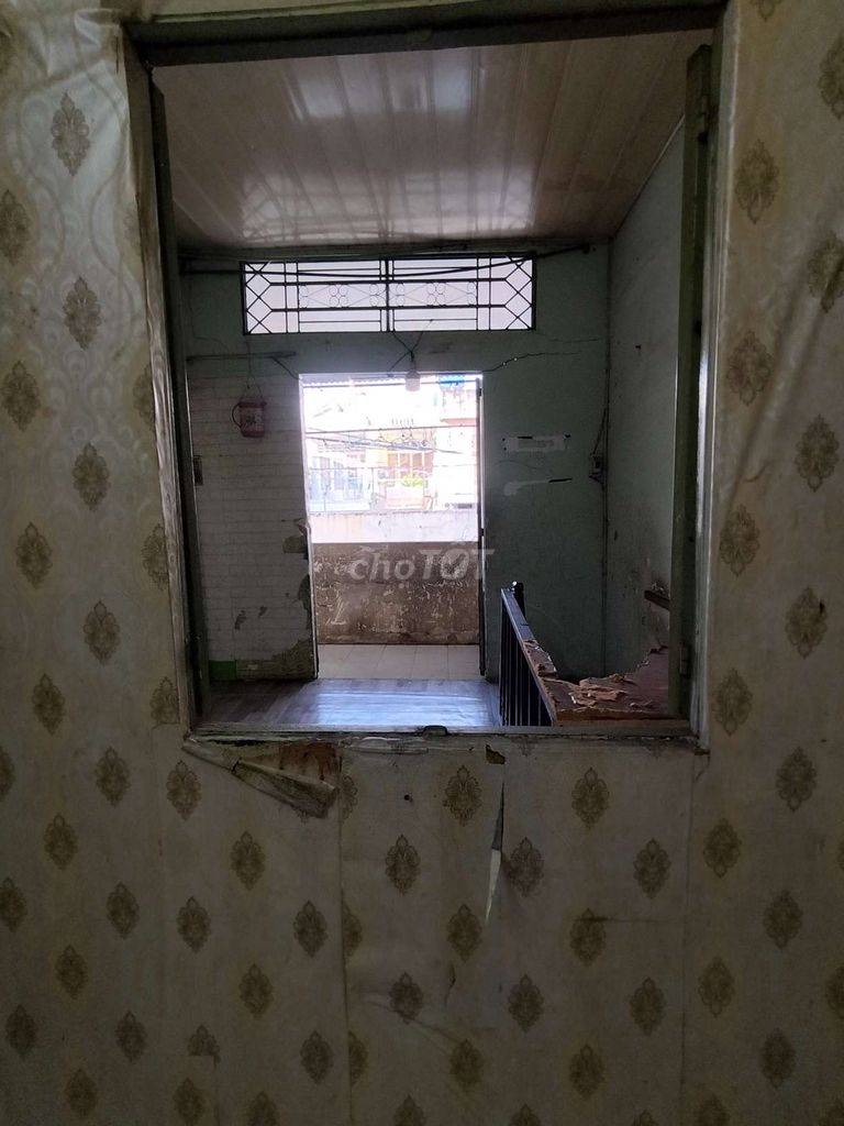 A cheap student's room on the street.