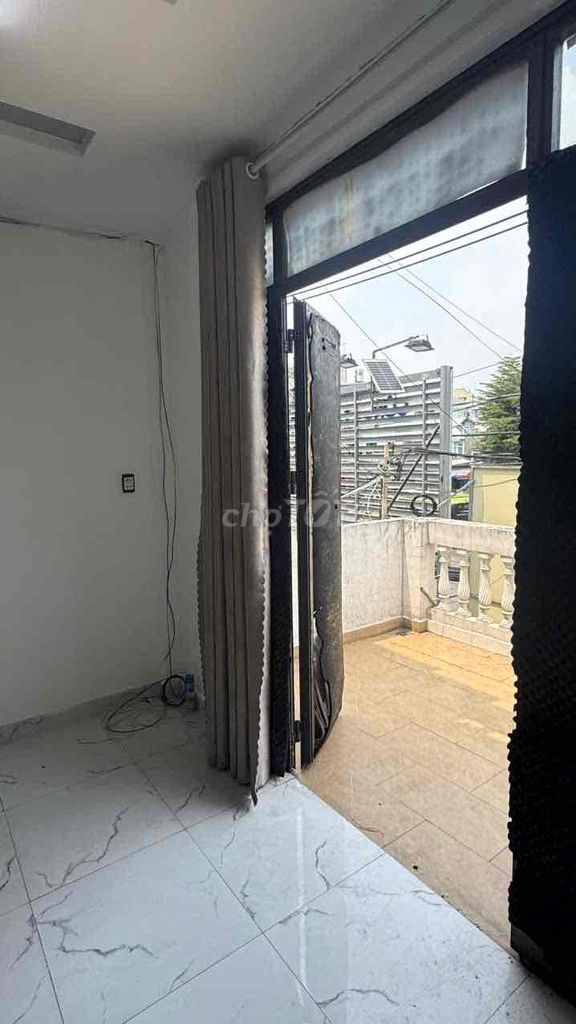 Rent the district room 8 Phạm Thế Hiển.