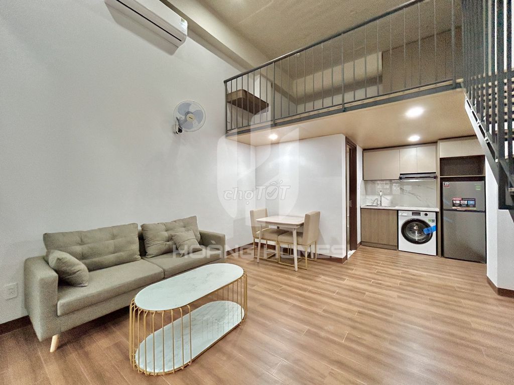 Rent the main port near The Global City.