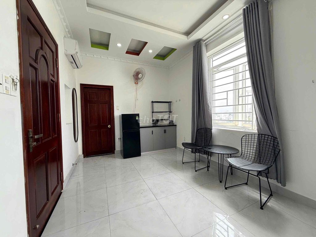 Studio Full Home, cool-and-a-Plain-Channel
