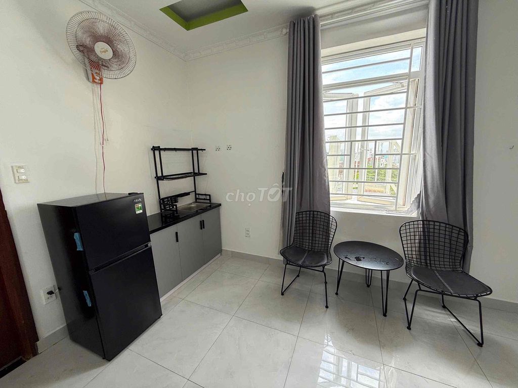 Studio Full Home, cool-and-a-Plain-Channel