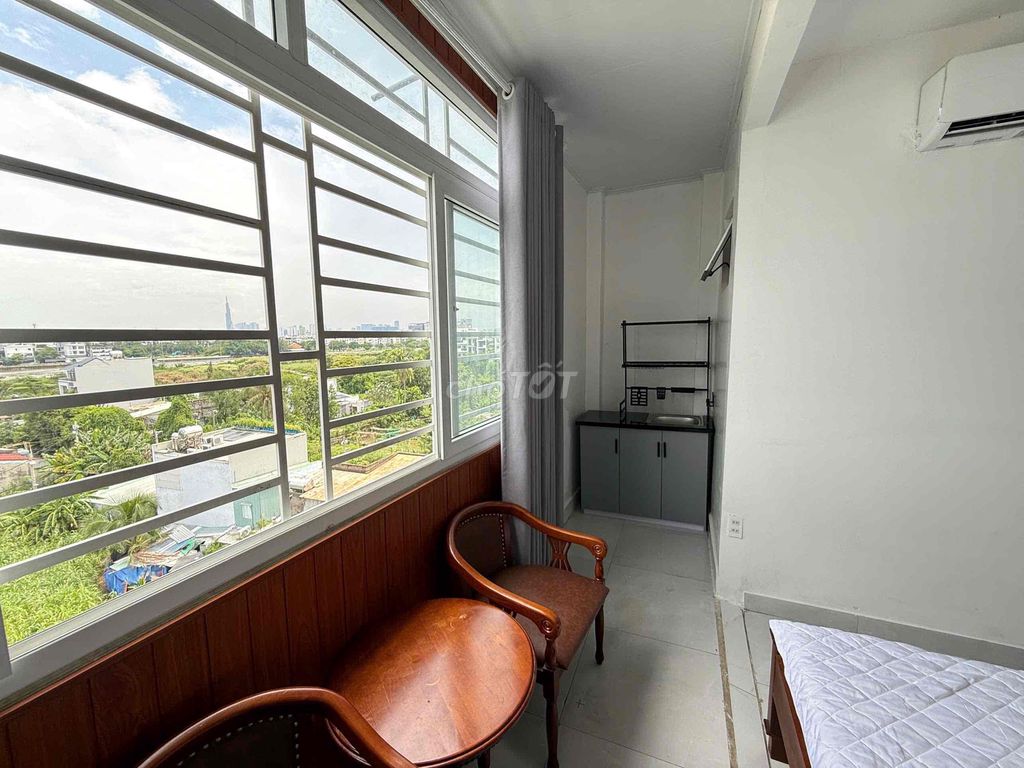 Studio Full Home, cool-and-a-Plain-Channel