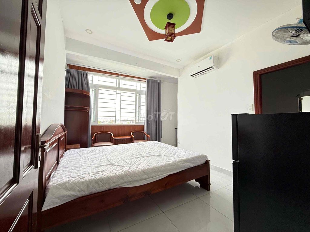 Studio Full Home, cool-and-a-Plain-Channel