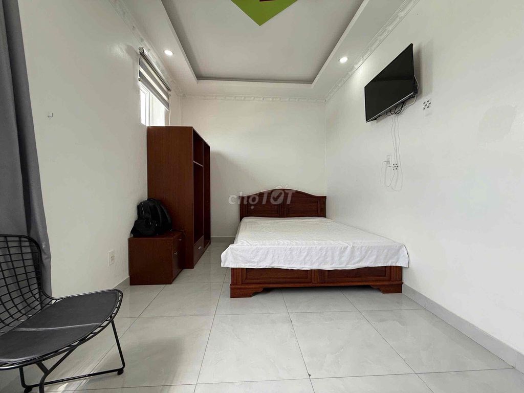 Studio Full Home, cool-and-a-Plain-Channel