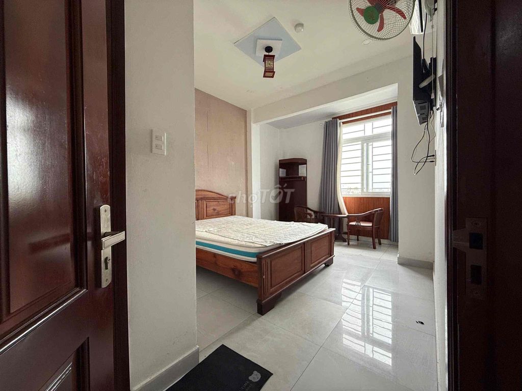 Studio Full Home, cool-and-a-Plain-Channel