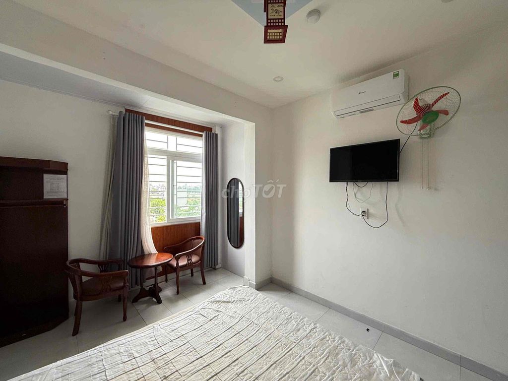 Studio Full Home, cool-and-a-Plain-Channel