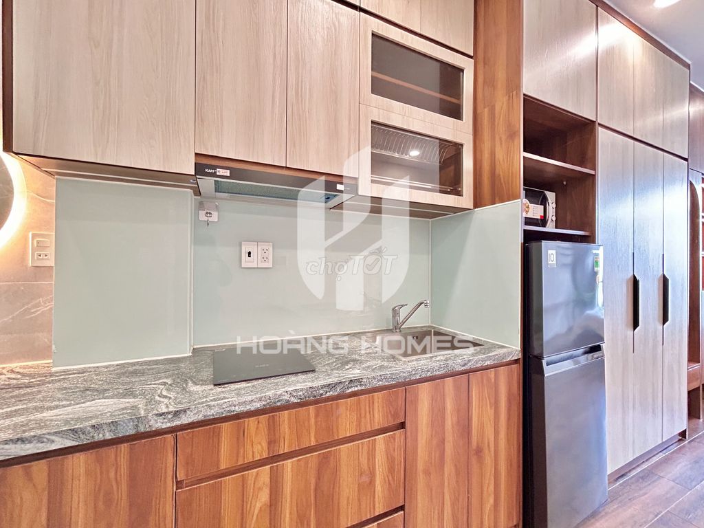 Rent a new balcony apartment near The Global City.