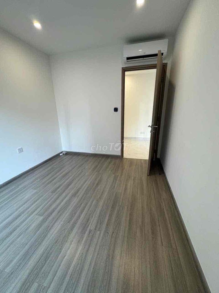 Rent a bedroom plus building bs15.