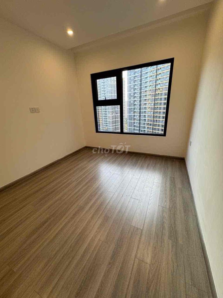 Rent a bedroom plus building bs15.