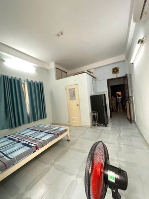 The owner himself rented a room full of facilities