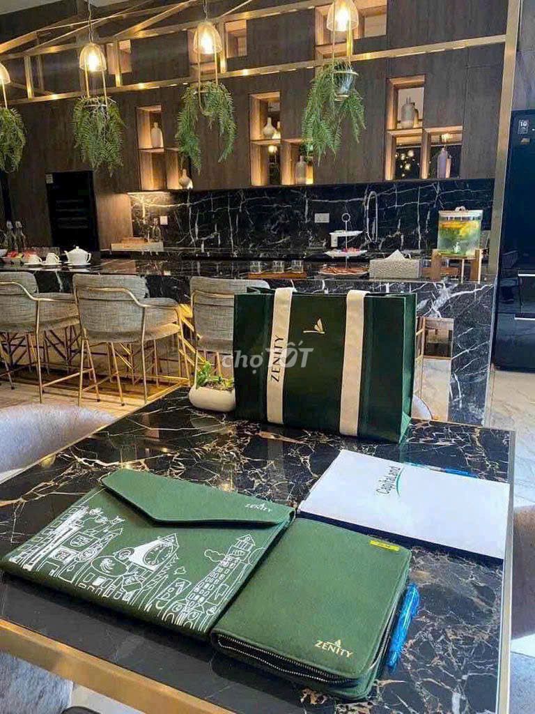 The owner rented the Sky Center apartment 100 M2, 2 Phổ Quang bedrooms