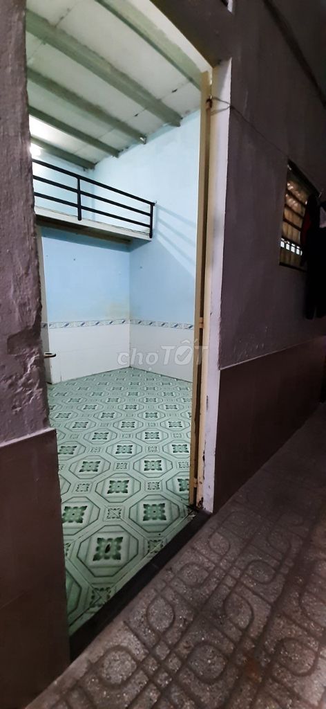 Free room, One Ground, Security, Quiet.