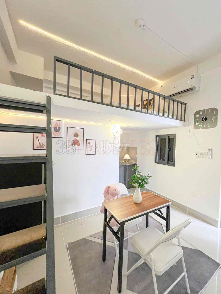 The new furniture room is cheaply built near the University of nt, Capital Falls, Ton Yu Yu