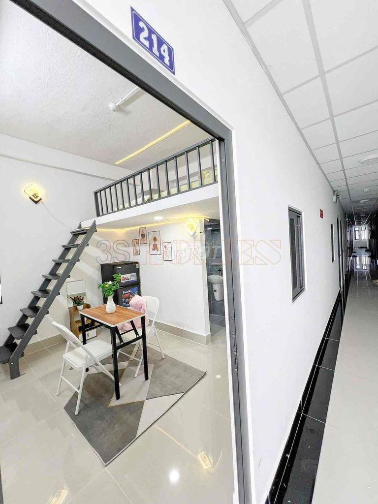 The new furniture room is cheaply built near the University of nt, Capital Falls, Ton Yu Yu