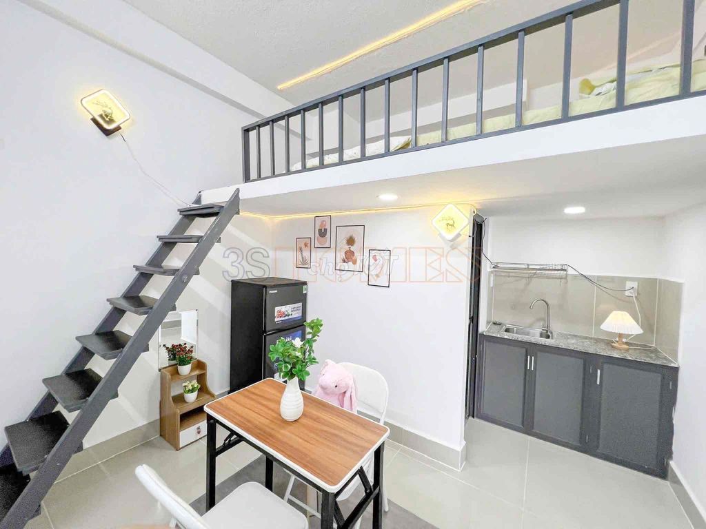 The new furniture room is cheaply built near the University of nt, Capital Falls, Ton Yu Yu