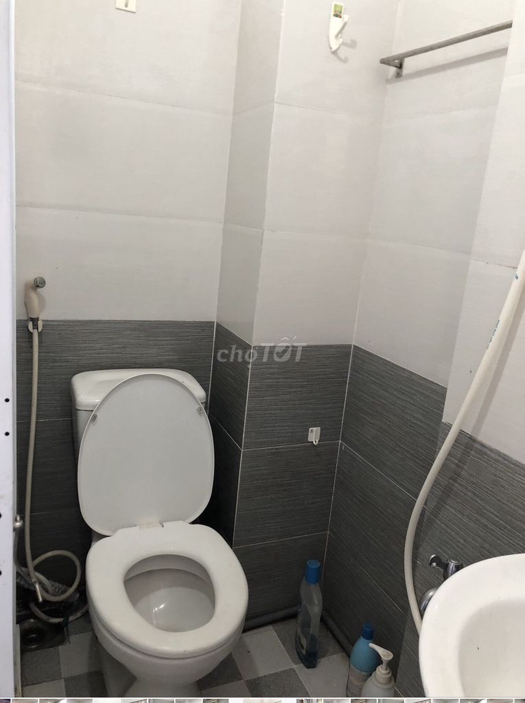 Room 20 M2 – cost only 2.3 million per second (sm girl / nv female office)