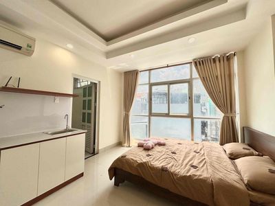 The airport room is 100 percent new-- straight to the top-- right on Bạch Đằng.