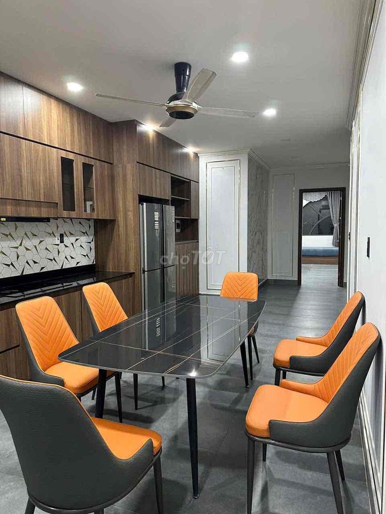 Rent the apartment 2 bedrooms 2 full-million-dollar toilets