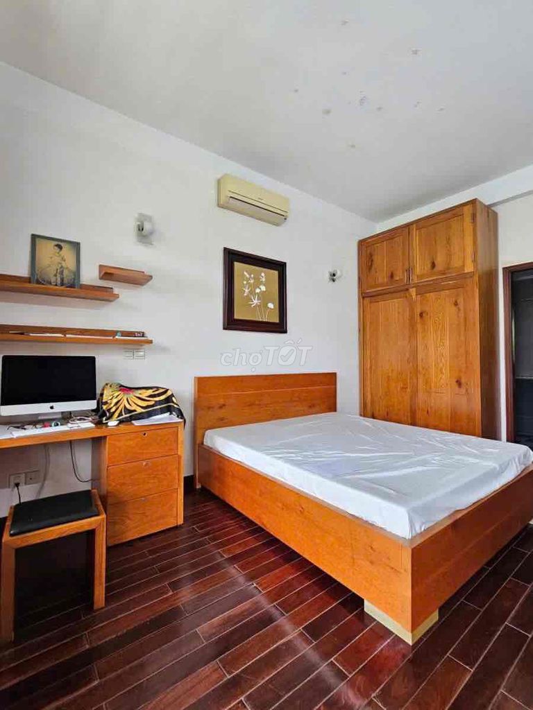 Rent a Ung Văn Khiêm house.