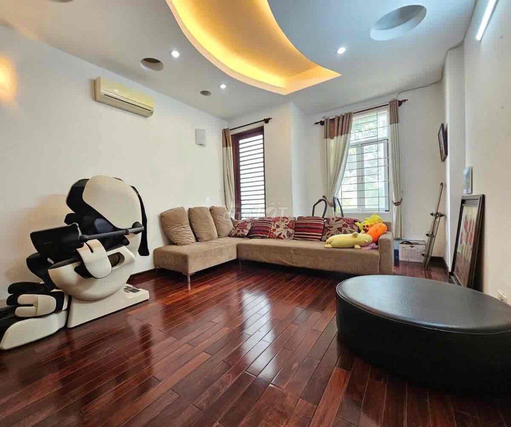 Rent a Ung Văn Khiêm house.