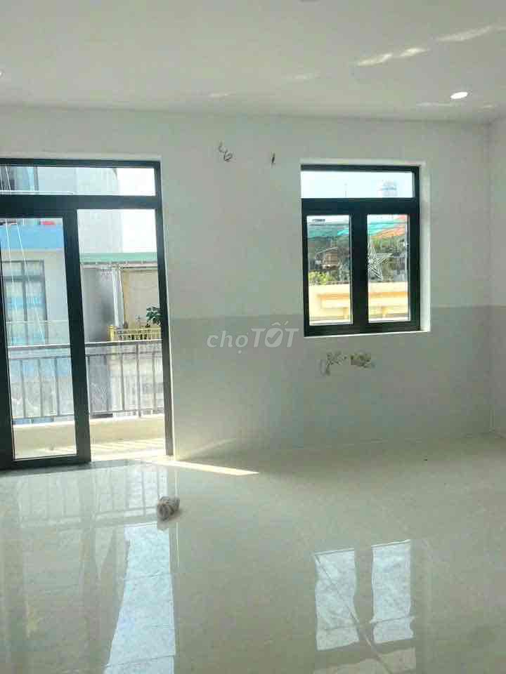Rented Tân Thới Nhất-1 out of 12300 feet. Two big floors to build 13 million cars.