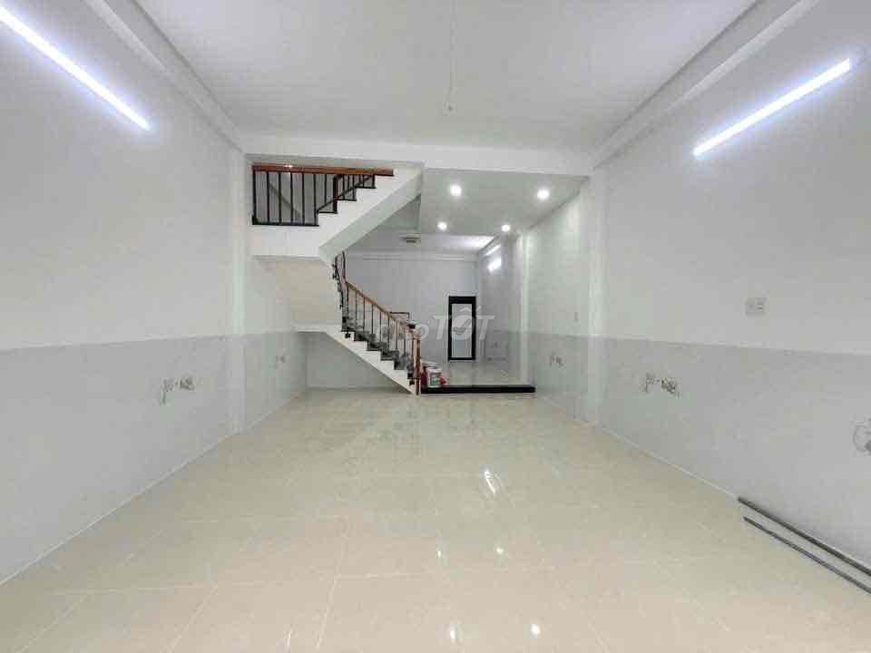 Rented Tân Thới Nhất-1 out of 12300 feet. Two big floors to build 13 million cars.