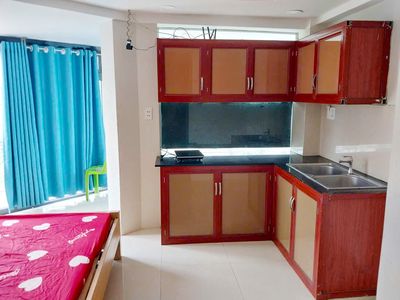 The balcony room is only 4 million, right at the University of Financial College.