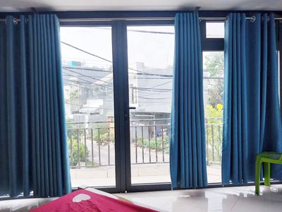 The balcony room is only 4 million, right at the University of Financial College.