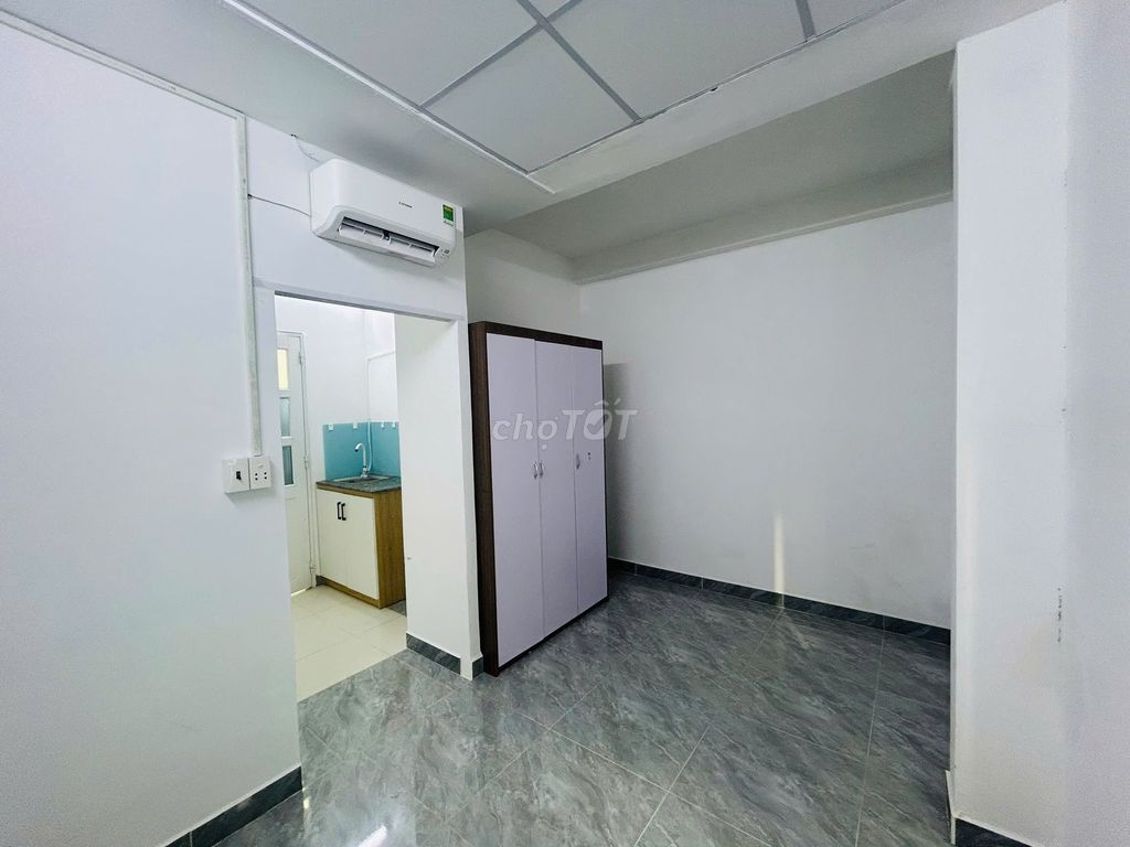I'm sorry, the studio splits the kitchen full of furniture. Quang Trung, Gò Vấp just 3 million5