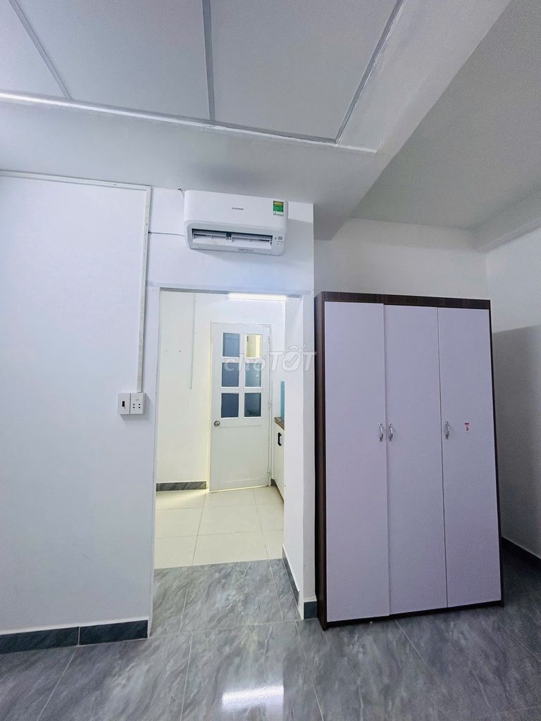 I'm sorry, the studio splits the kitchen full of furniture. Quang Trung, Gò Vấp just 3 million5