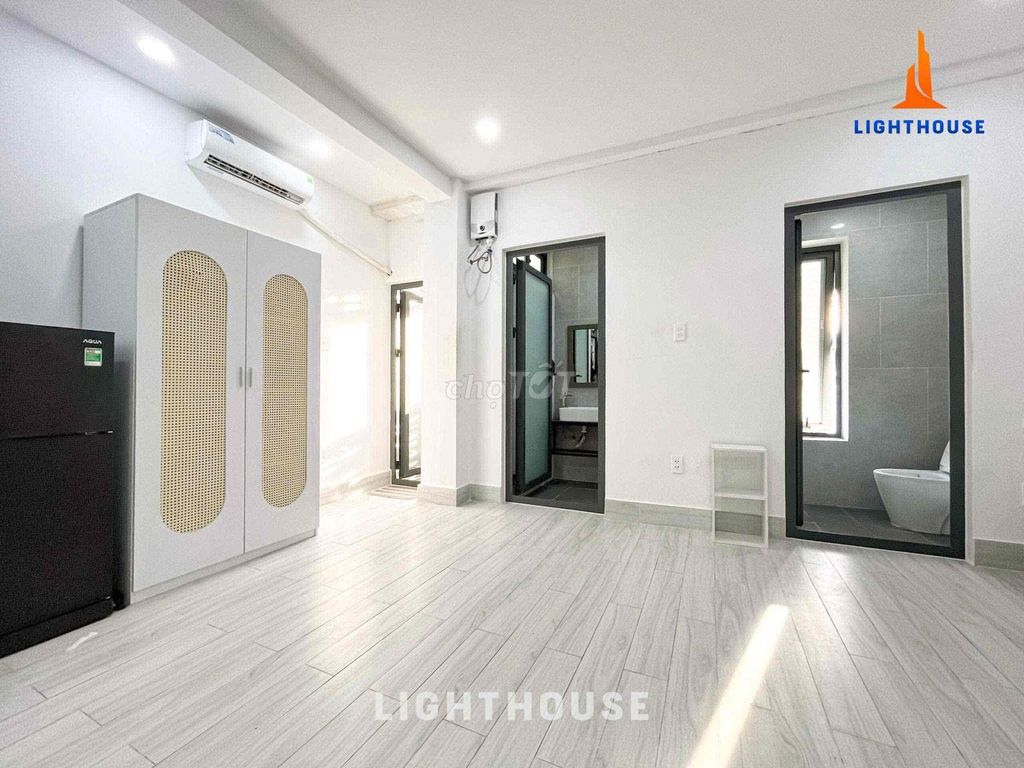 One minute out of the lotte mart Gò Vấp — studio full of Masters' clothes six!