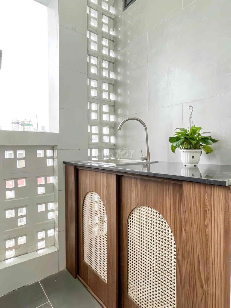 One minute out of the lotte mart Gò Vấp — studio full of Masters' clothes six!