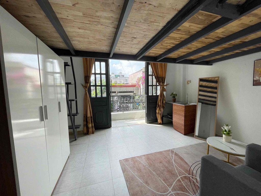 Rent a big balcony, right in the Park of the Family.