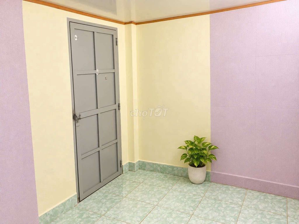 The guard room is near lotte mart District 7-- 4.5 million.