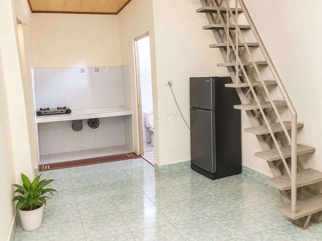 The guard room is near lotte mart District 7-- 4.5 million.