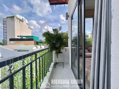 High-end studio apartment. A full-in-house balcony bedroom.