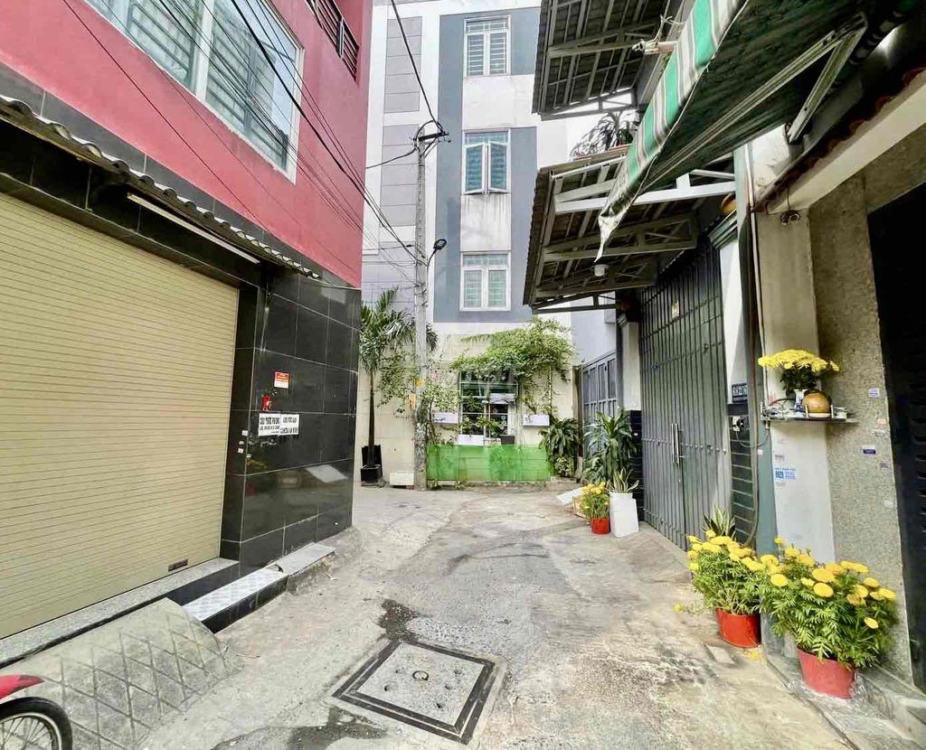 Nice house, average housing, 4 x 12 meters wide, 1 floor 1 floor in the gdx4. Okay.
