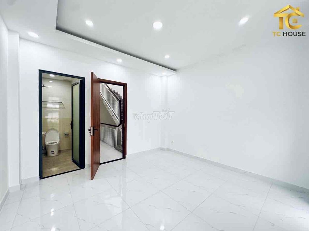 Rent a new house on a four-size couch. It costs 23 million a month.