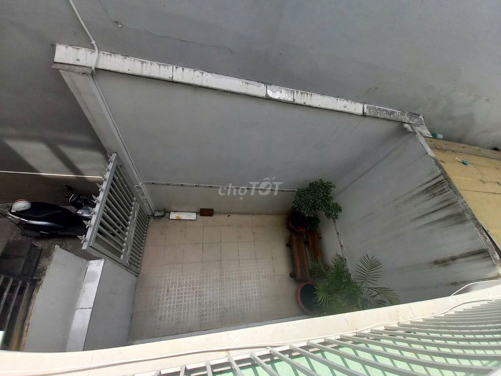 Base 4 x 15 1 wipes 2 bedrooms 2 right out of New Shun District 7