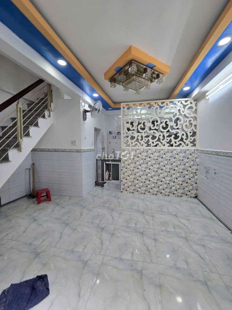 To rent the ceiling. District 5