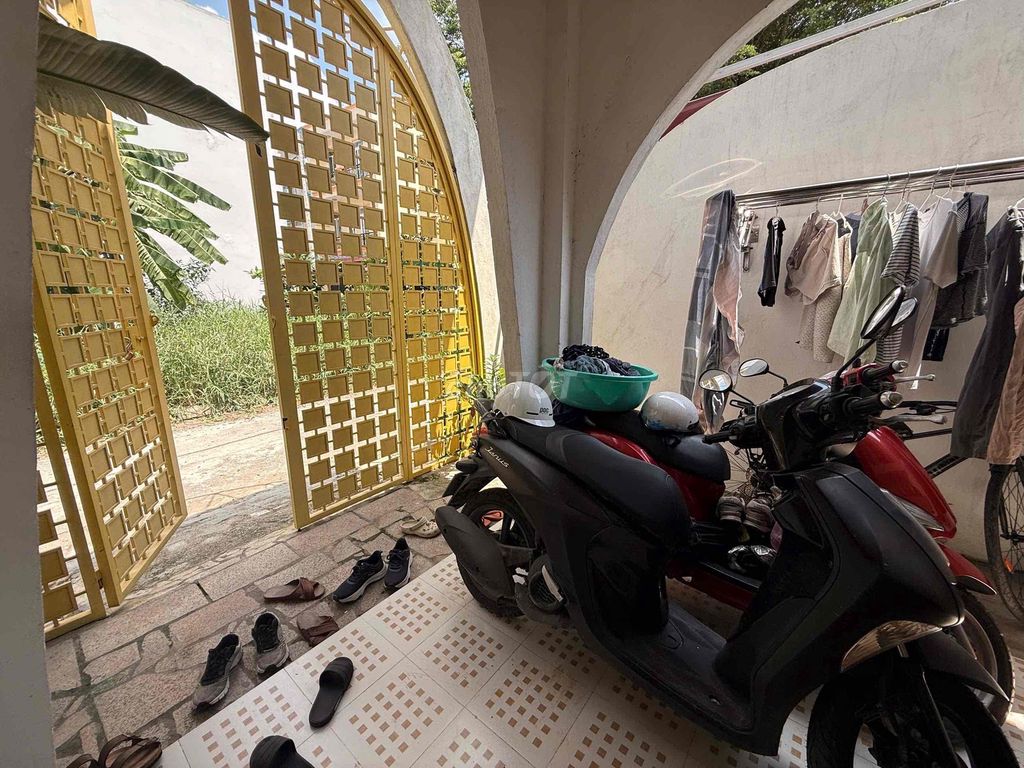 He's got a four-style European home with interiors.